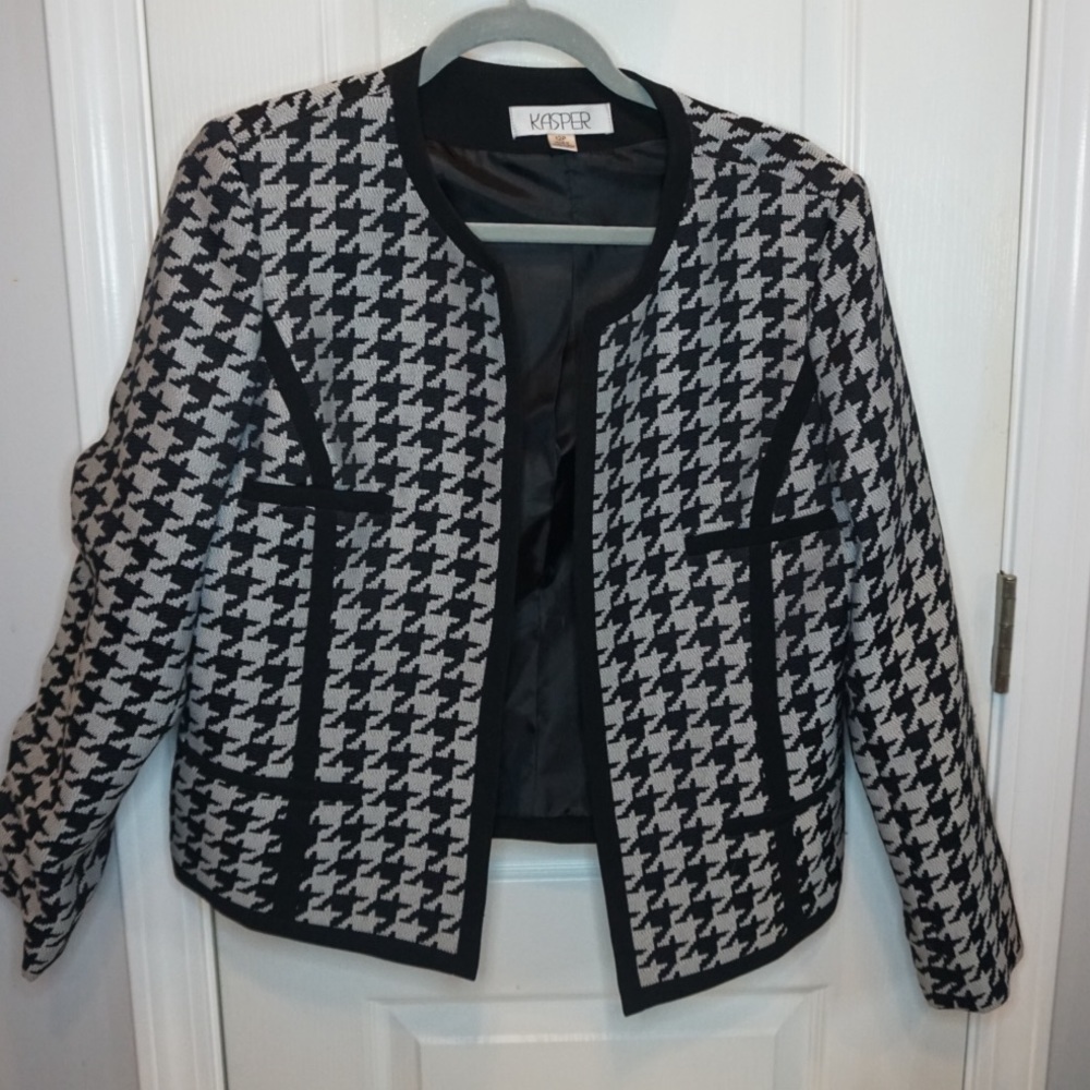 Beautiful lady coat by kasper